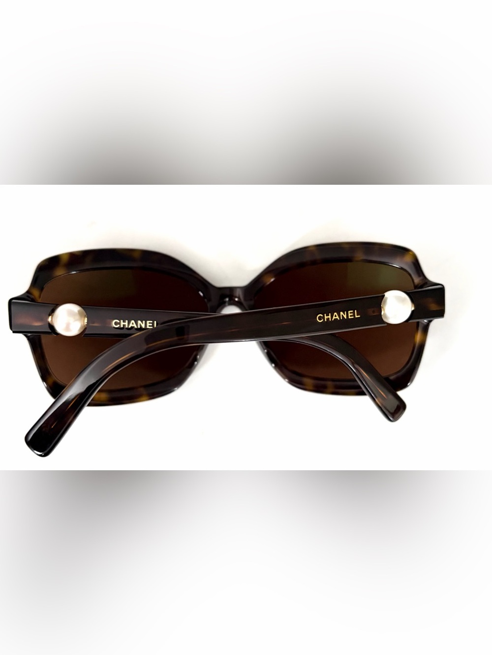 Chanel Sunglasses Tortoise Shell Frame Brown Pearl Collection 5132-H Sunglasses - Picture 13 of 16